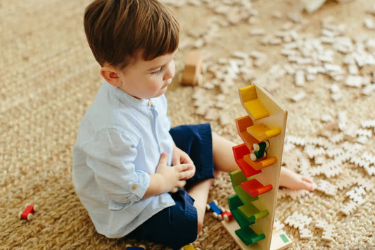Montessori Holzspielzeug — Was es wirklich bedeutet (und was nicht)