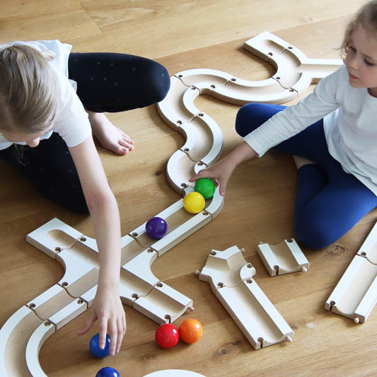Holzspielzeug: zeitlos spielen, bewusst auswählen