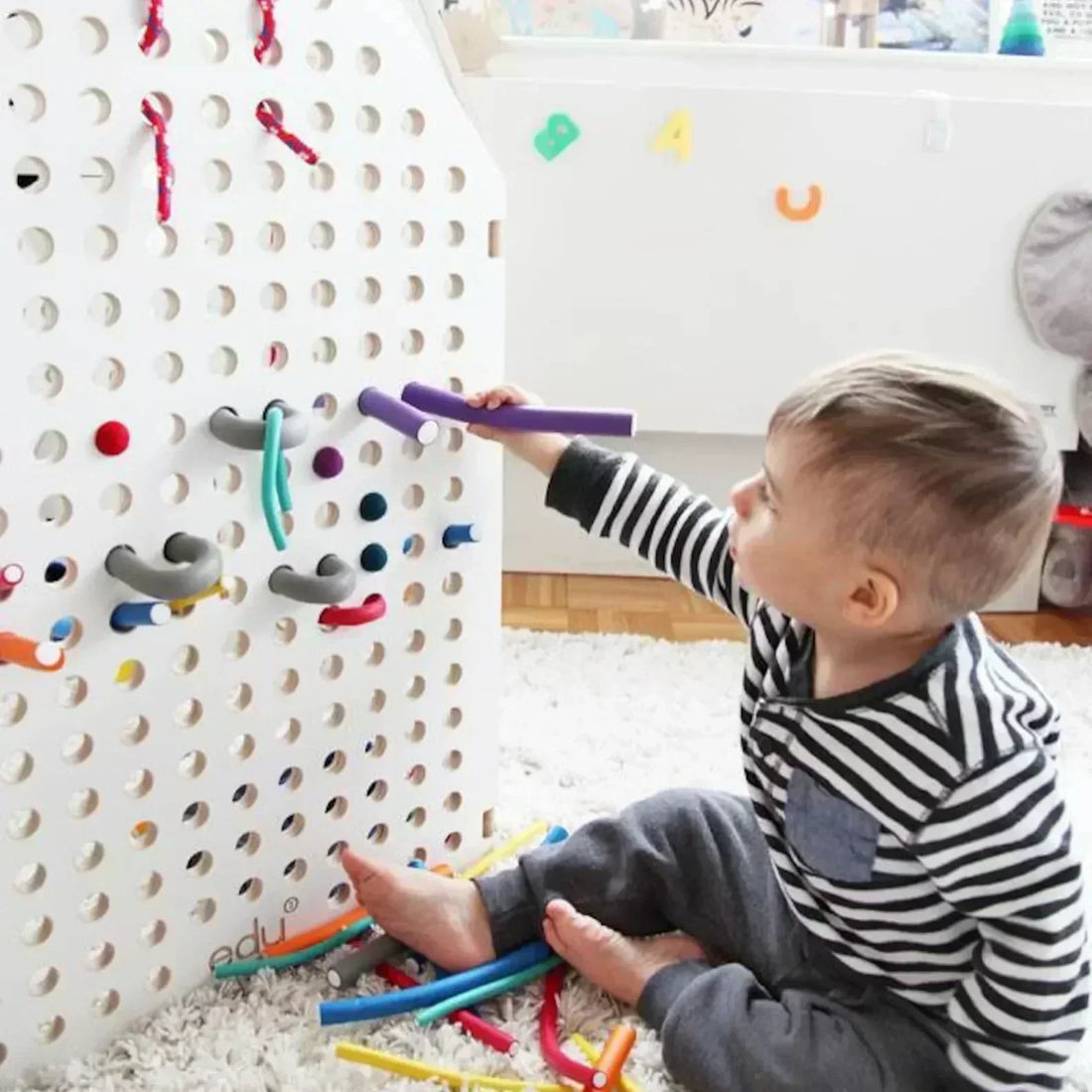 Montessori Spielzeug: Ideen nach Alter & worauf Eltern achten sollten.