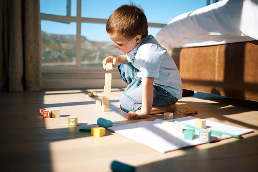 Montessori-Spielzeug ab 2 Jahren: Unsere Empfehlungen für die natürliche Entwicklung - verysuperb