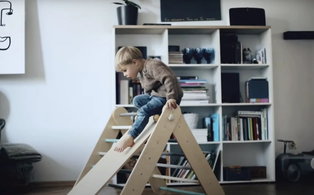 Die Vorteile des Pikler Dreiecks: Spielend Lernen und Motorik Fördern für Kleine Entdecker